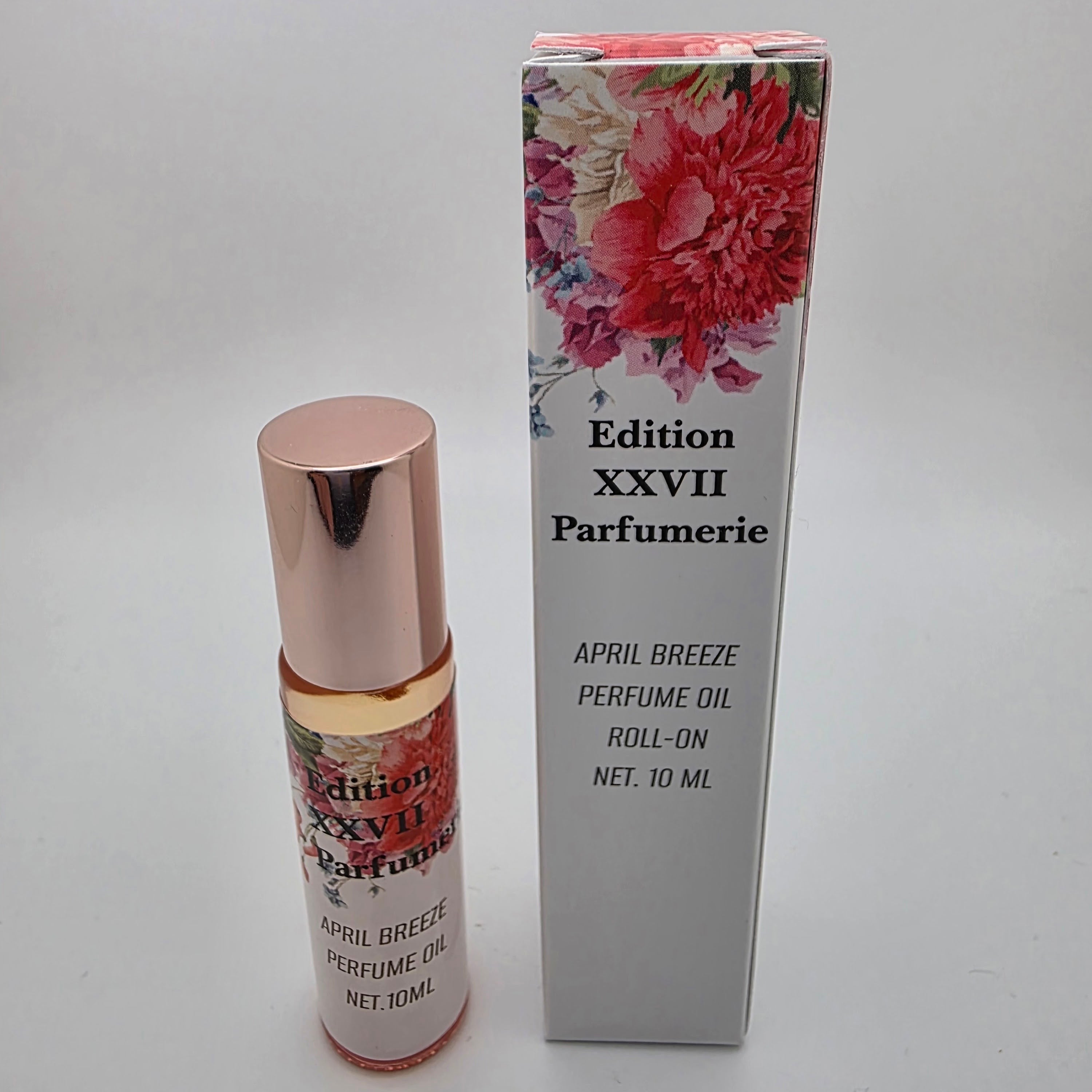 April Breeze Perfume Oil crafted with a floral and fresh scent profile Roll-On. This blend combines the delicate beauty of Ylang- ylang, Jasmine, Rose and Lemon- Net. 10 ML